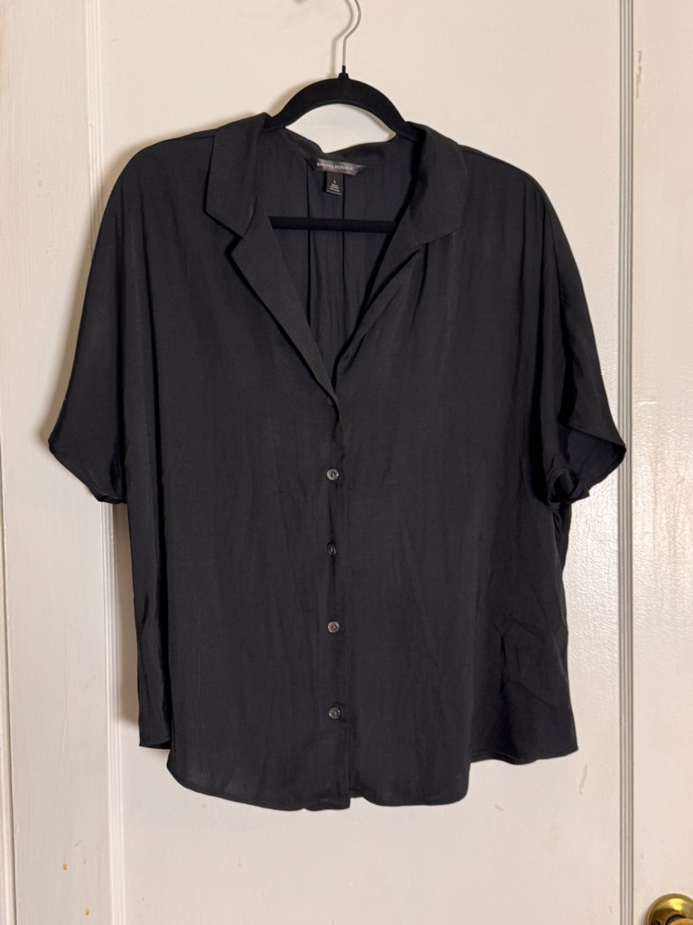 Banana Republic Black Short-Sleeve Casual Button-Down Shirt